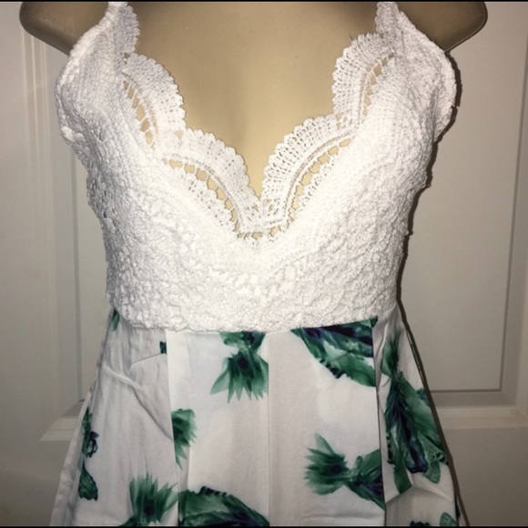 Floral Romper - Picture 2 of 3